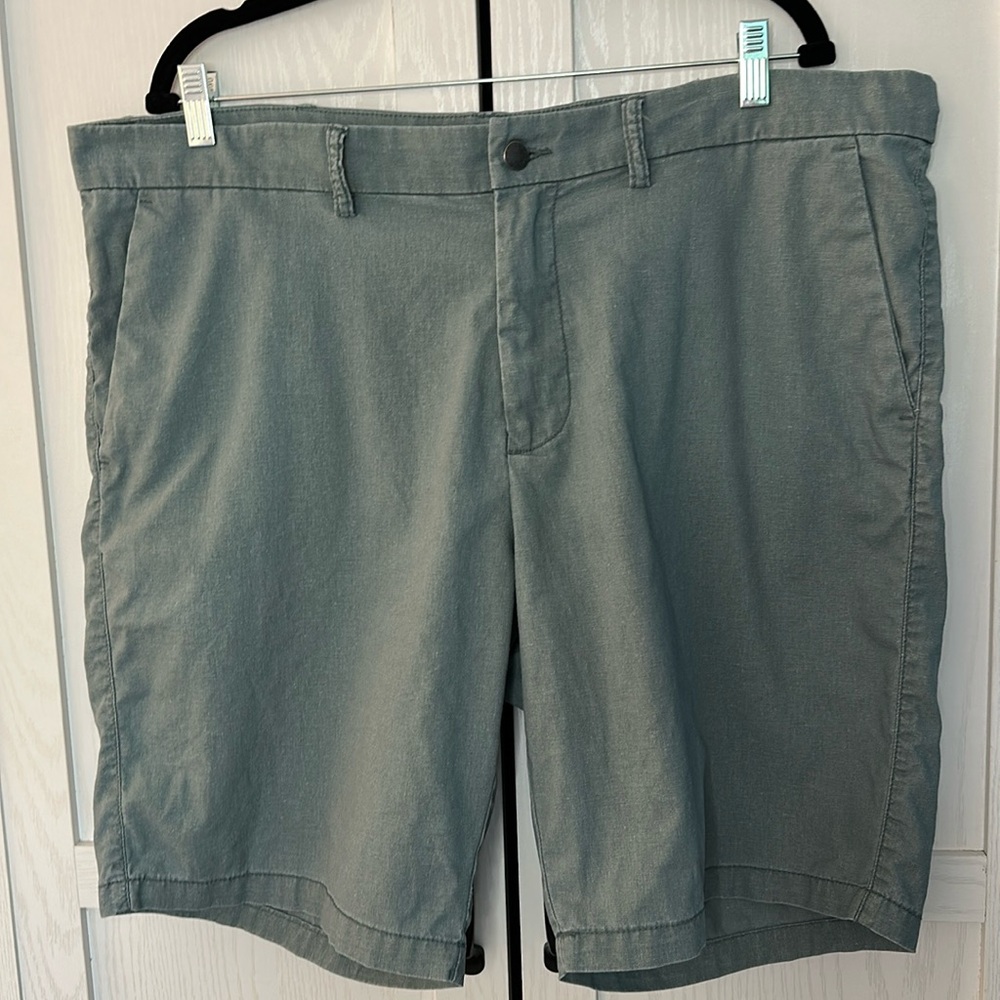 Old Navy Mens Slim Fit Linen Blend Shorts Sage Green Size 38 Casual Summer prep
